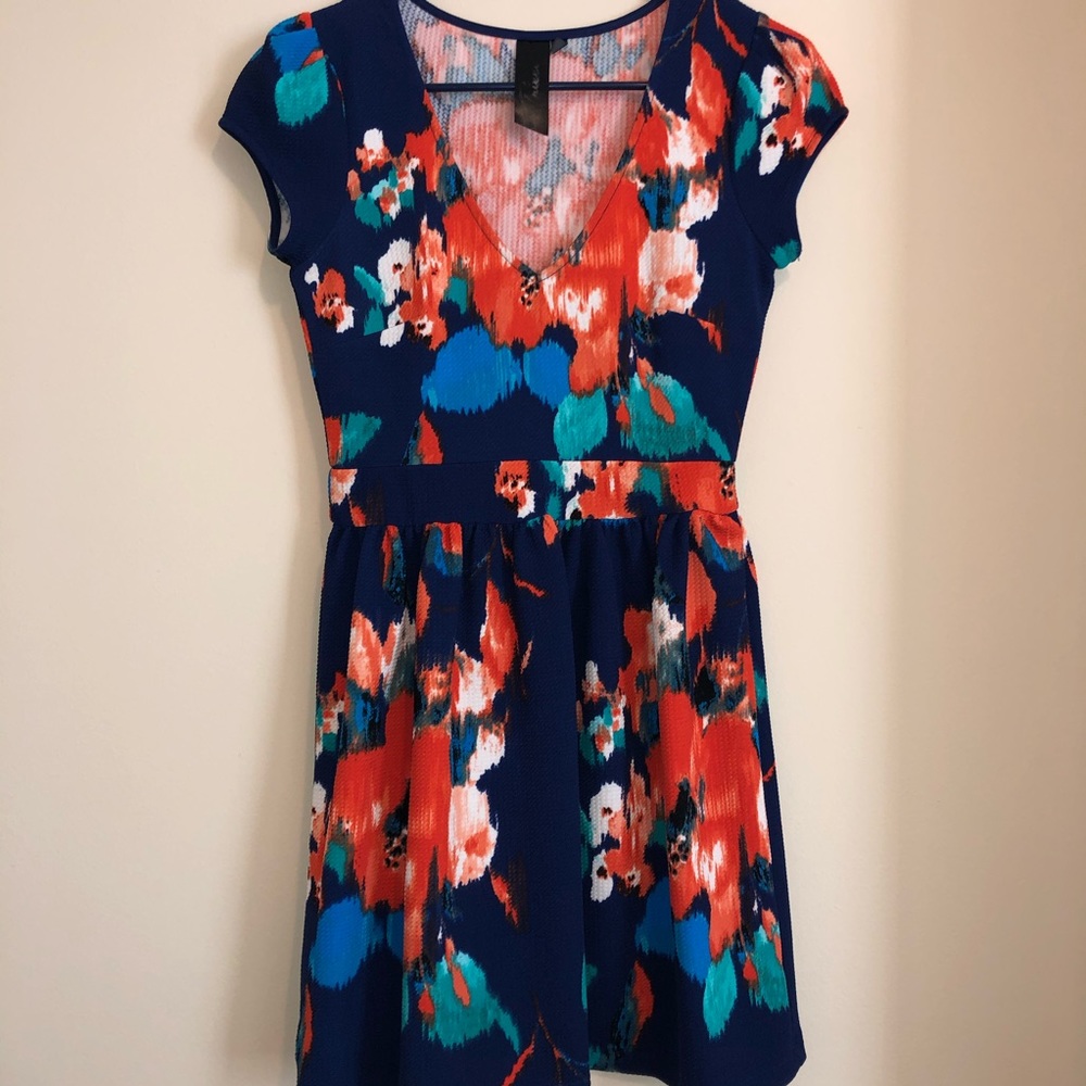 Trixxi Floral Printed Textured Mini Dress Small